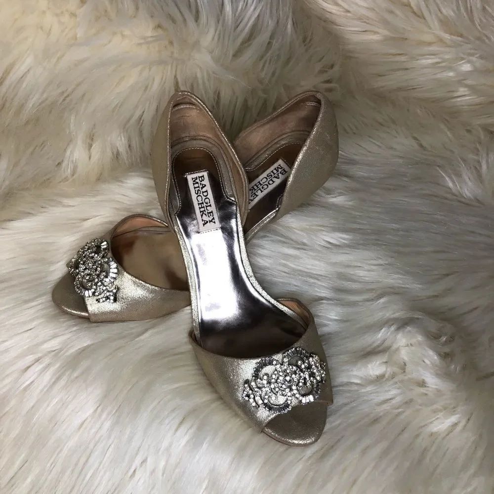 Badgley Mischka Gold Leather Open Toe Heel size 9